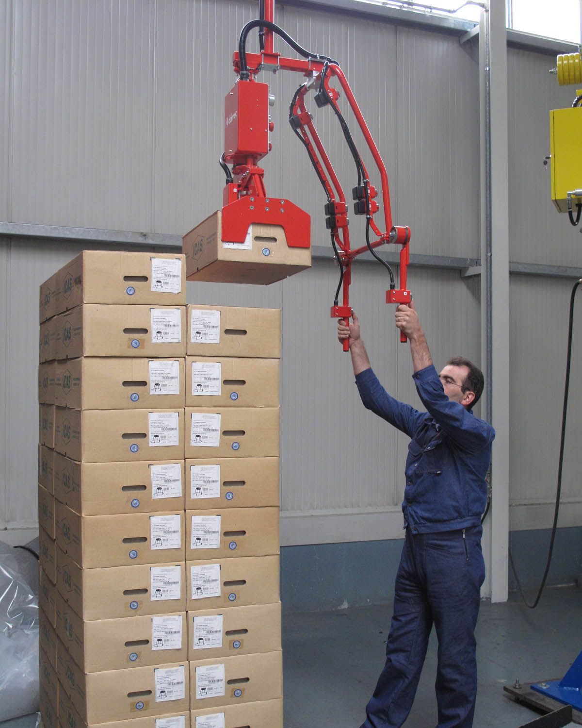 Dalmec UK Industrial lifter for cardboards