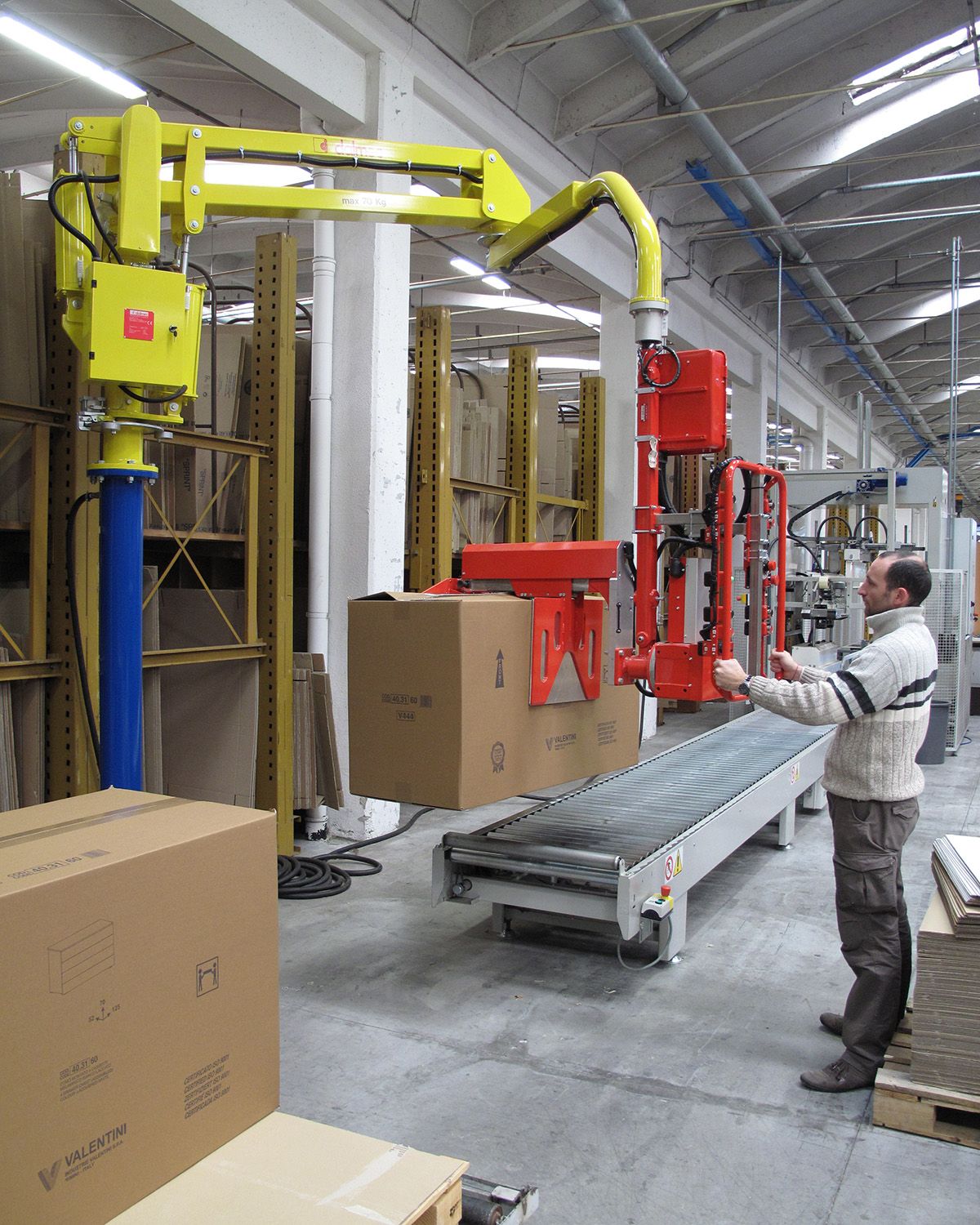 Dalmec UK balancer for packaging handling