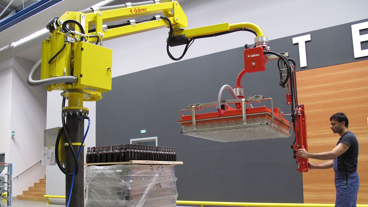 Industrial Manipulators for the Food Industry