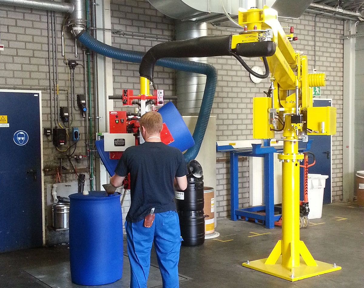 Industrial Manipulators for Drums – Partner Series with 180° Emptying