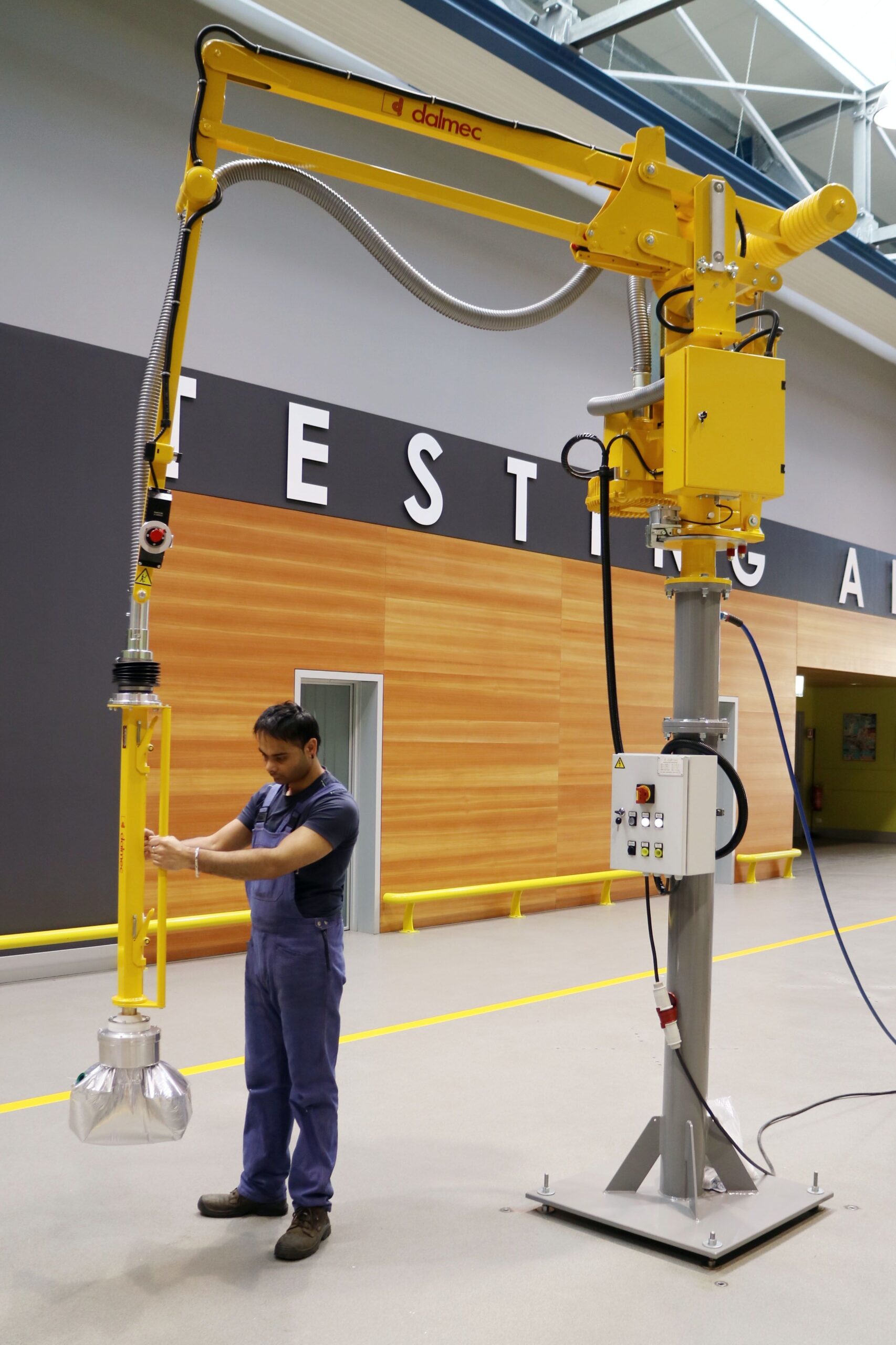 Bags of Tomato Concentrate — Partner Standard Lifting Arm (Food Lines)