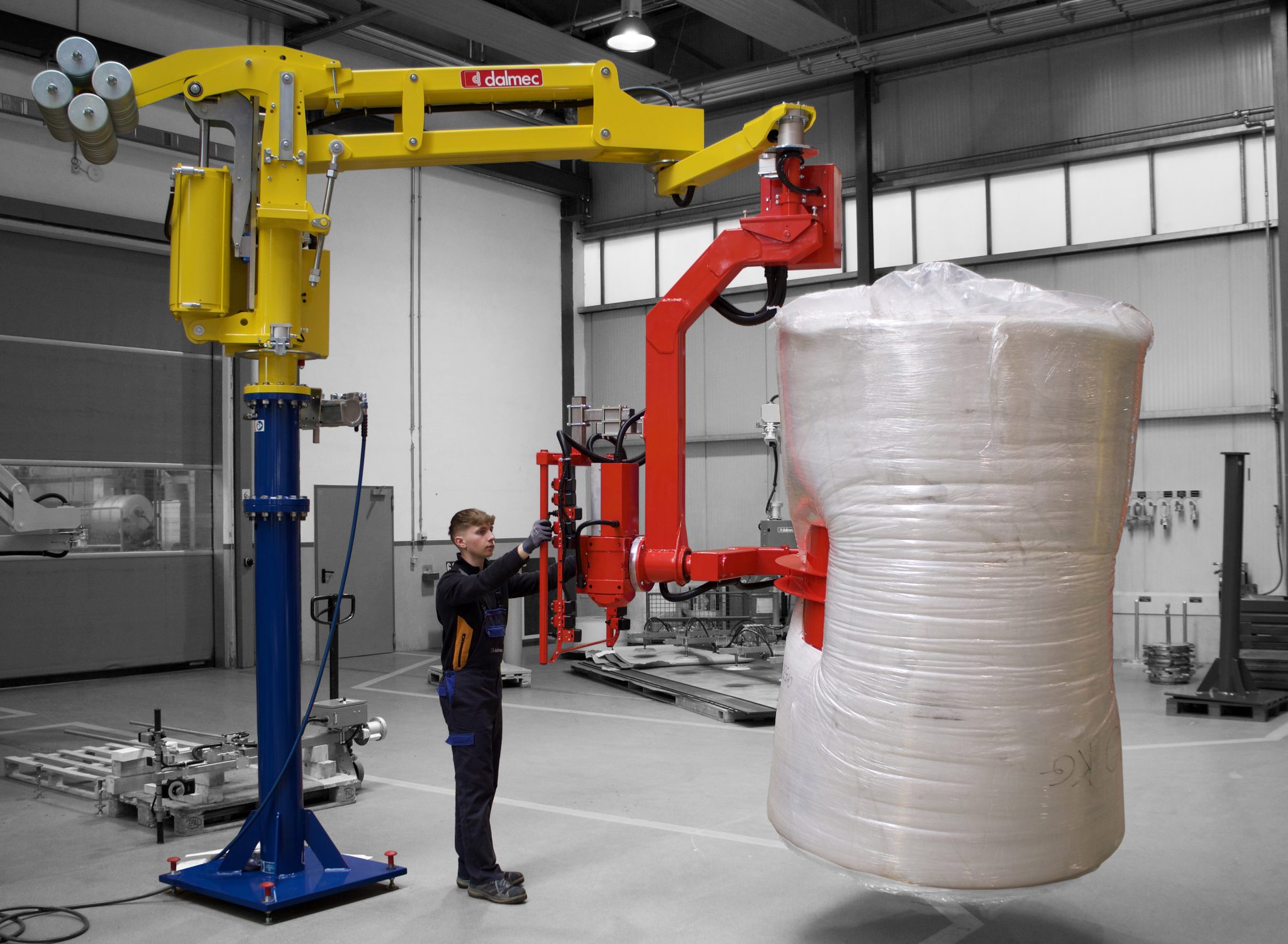 Maxipartner Manipulator for Handling Reels of Insulation Material