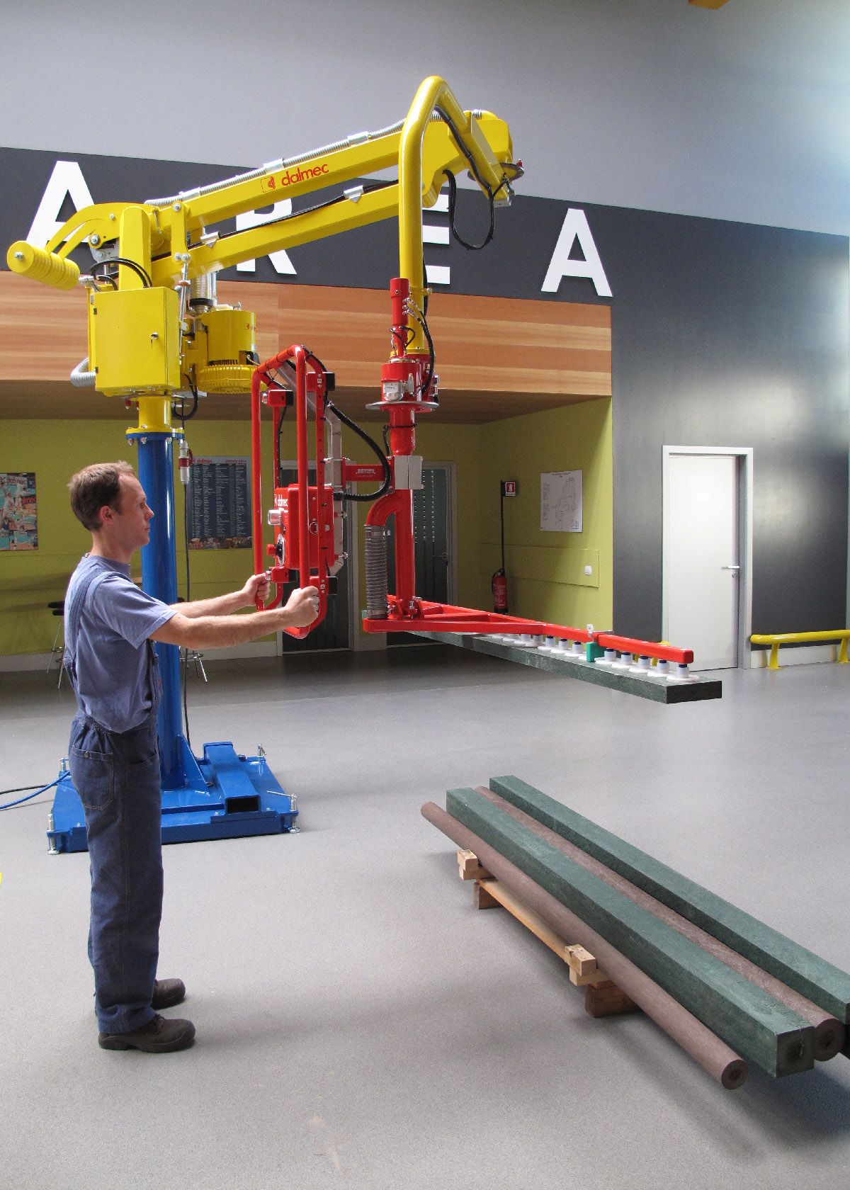 Manipulator for Panels — Partner Equo with Adjustable Suction Cups