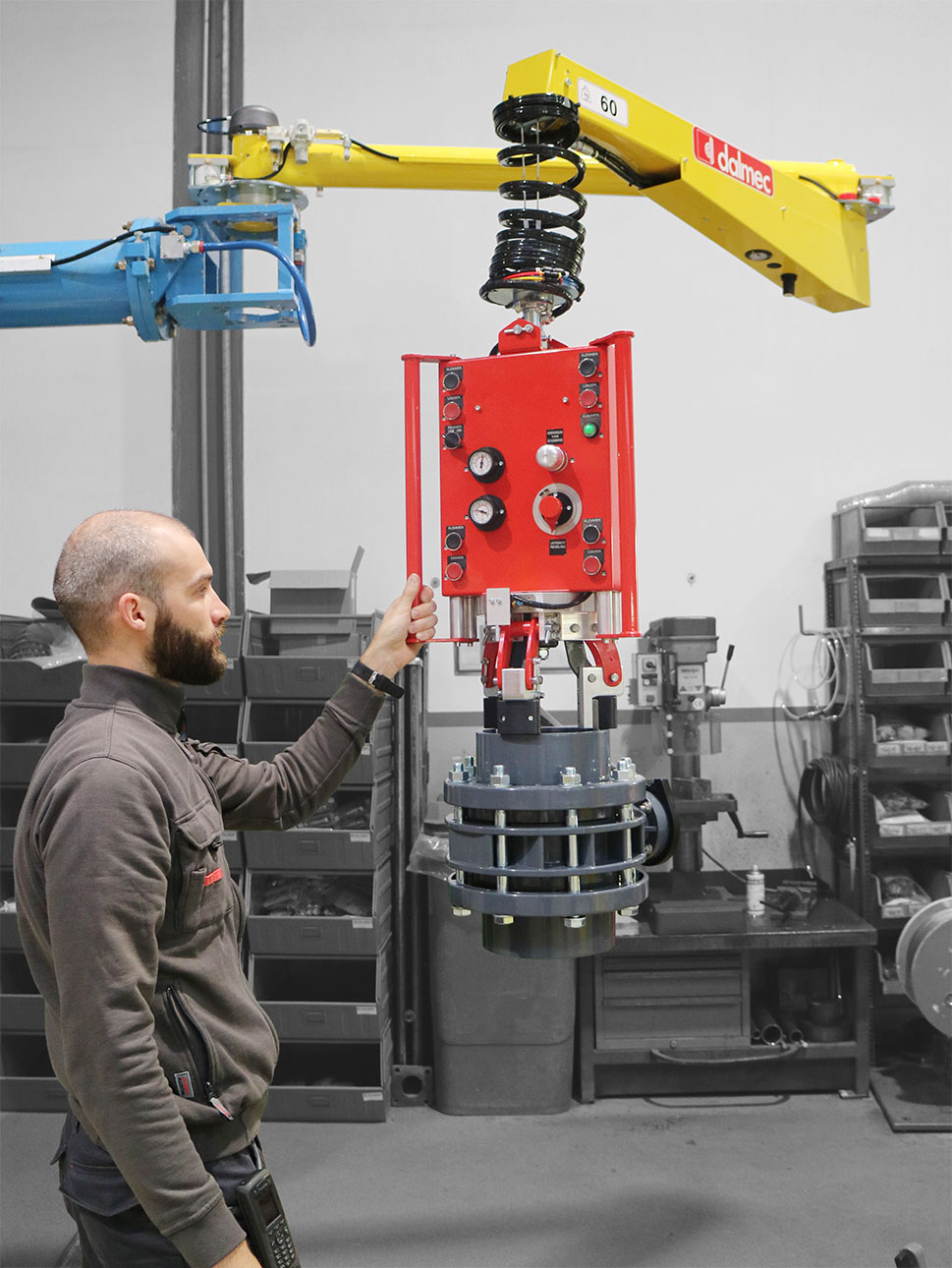 Posivel Manipulator for Hydraulic Valves